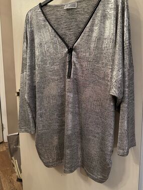 JM Collection from Macy’s XL Silver & Black Zipper Rhinestone V neck Blouse Top